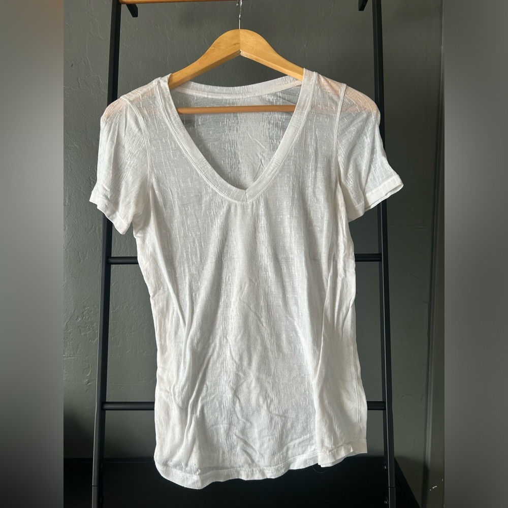 Lululemon white workout v-neck shirt with burnout effect